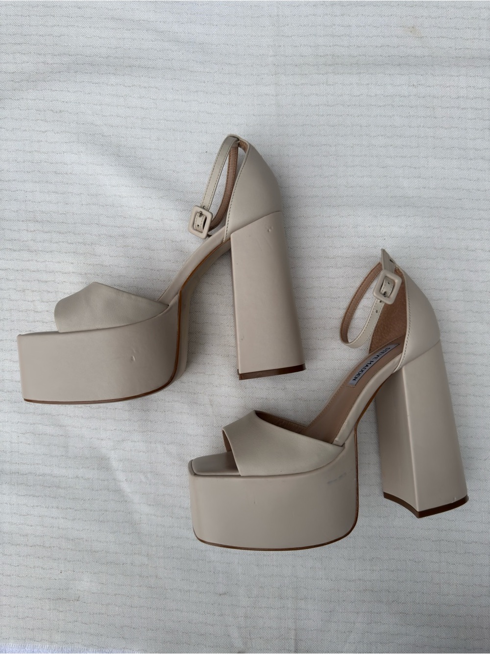 Steve Madden Kymmee Platform Pumps - Picture 5 of 10